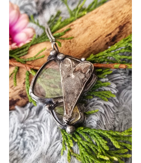 Šperk - amulet SE SRDCEM NA DLANI